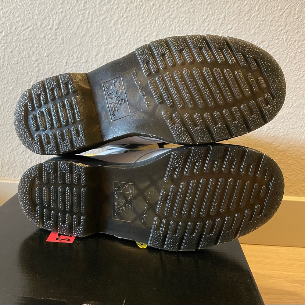 SOLD - DR. MARTENS 1490 Sex Pistols Sz 5 (6 womens) - Picture 8 of 8